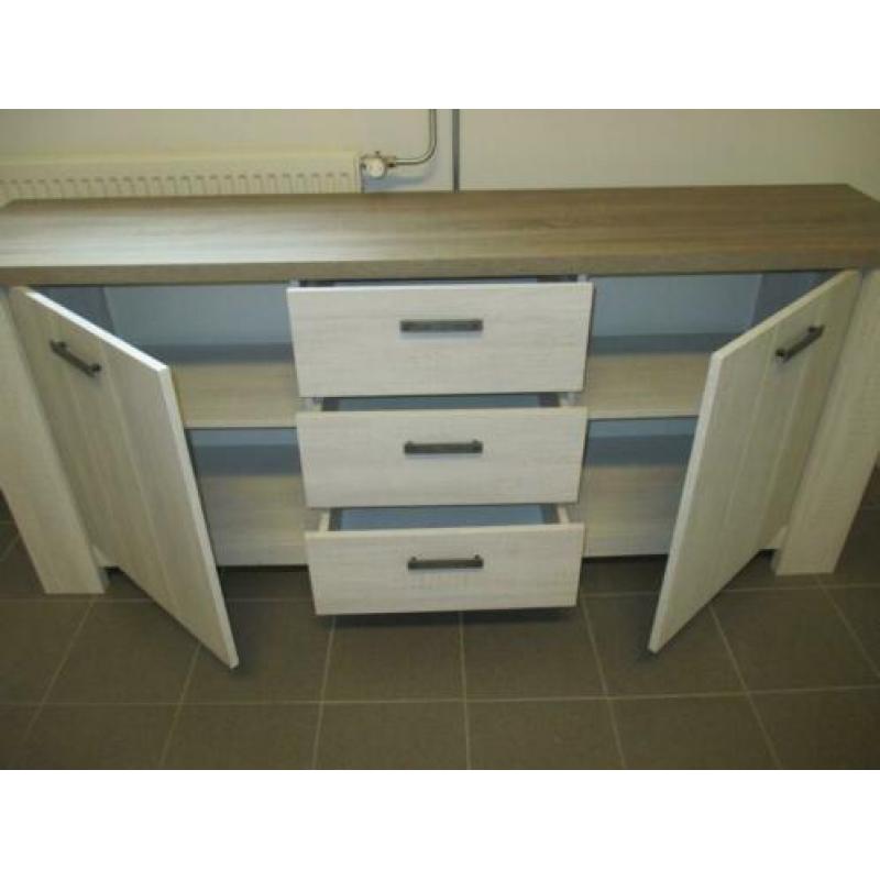 Dressoir en Opbergkast in dezelfde stijl !!