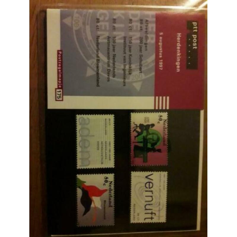 Originele PTT postzegelmapjes nmr 14,36,77,175 en 189