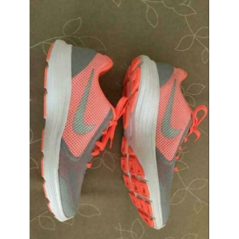 NIEUW Nike kinder schoen maat 36.5 mooi schoenen sneakers