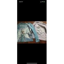 2 frozen disney topje van h&m in maat 134-140