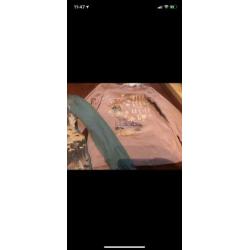 2 frozen disney topje van h&m in maat 134-140