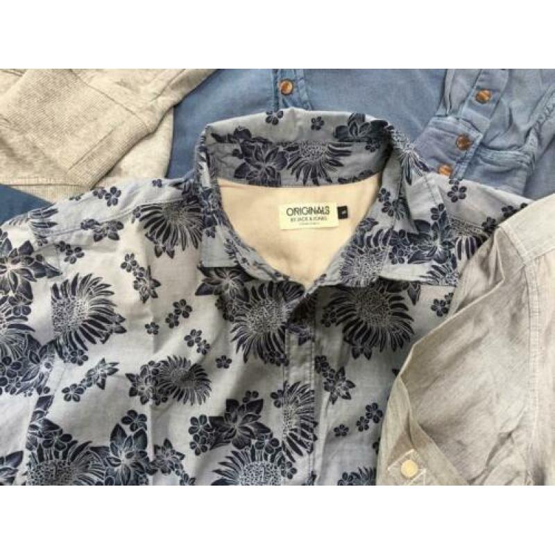 Pakket overhemden, blouses, vesten o.a. Jack and Jones. S/M