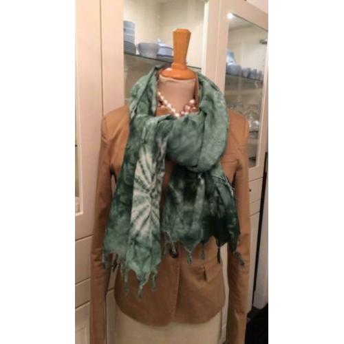Flessengroene royale NIEUWE tye&dye shawl 140x110 cm.