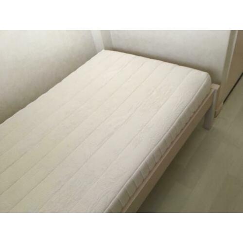 Matras 190 x 80 cm met 16 cm dik schuimrubber + toebehoren