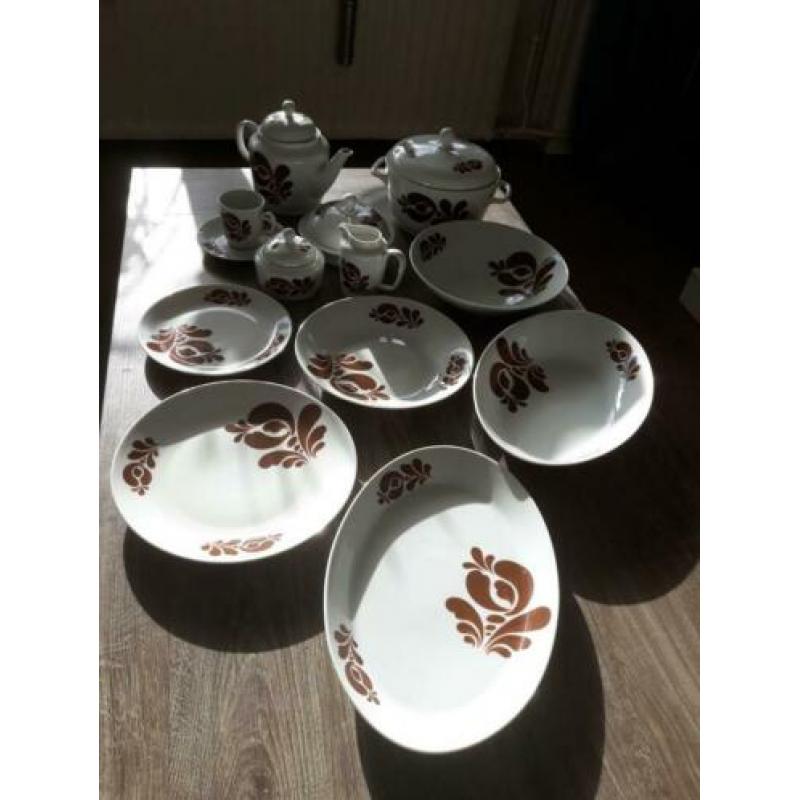 Jaren 70 servies