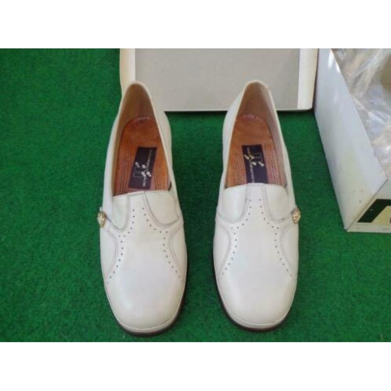 oude/vintage roomwitte leren instap damesschoenen met klein
