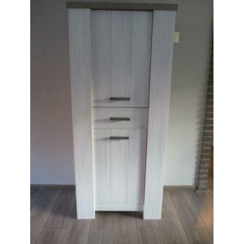 Dressoir en Opbergkast in dezelfde stijl !!