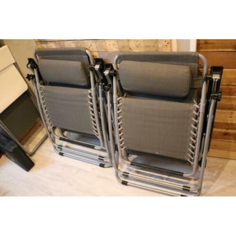 2 relax ligstoelen in nette staat