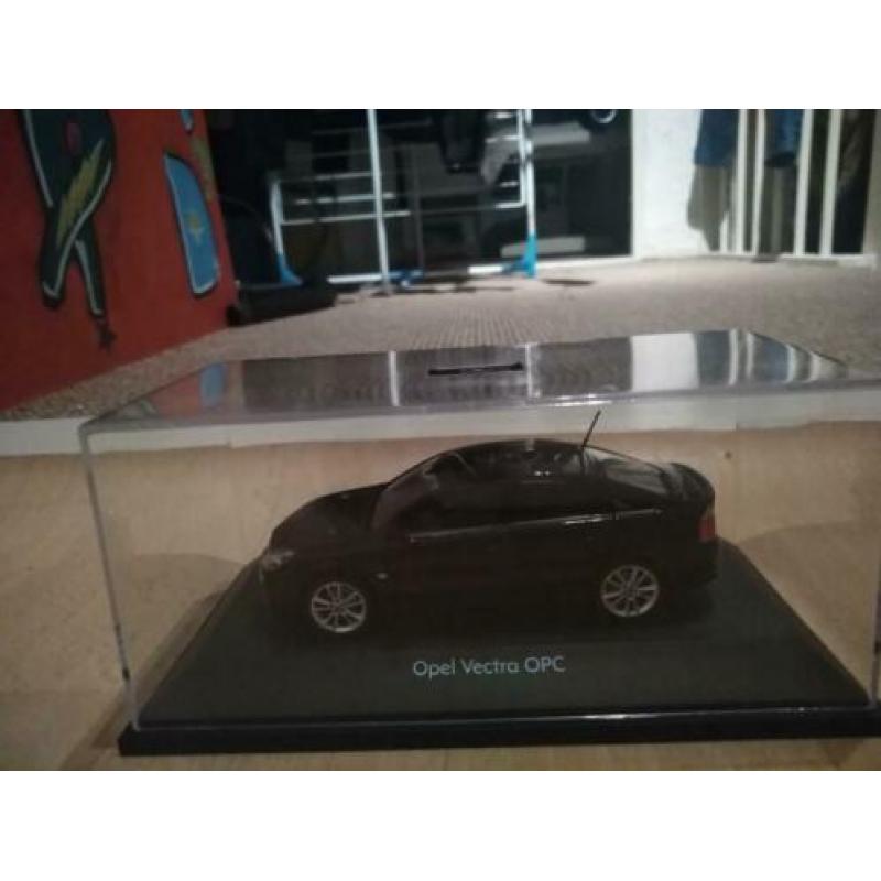 Opel Vectra C Gts Opc zwart schuco 1:43 (incl ovp)