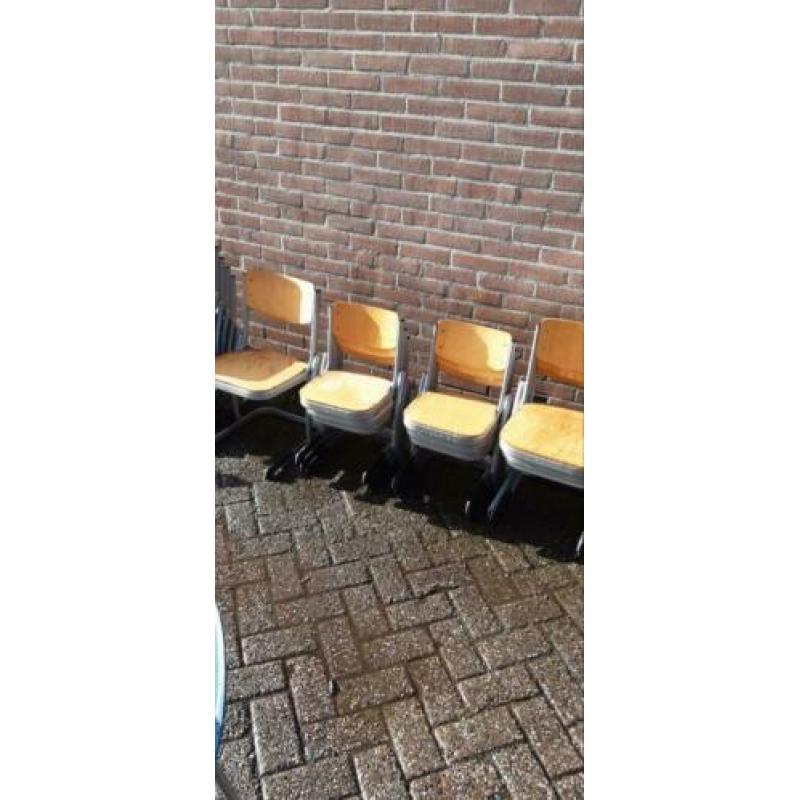 Kinderstoelen/kleuterstoelen