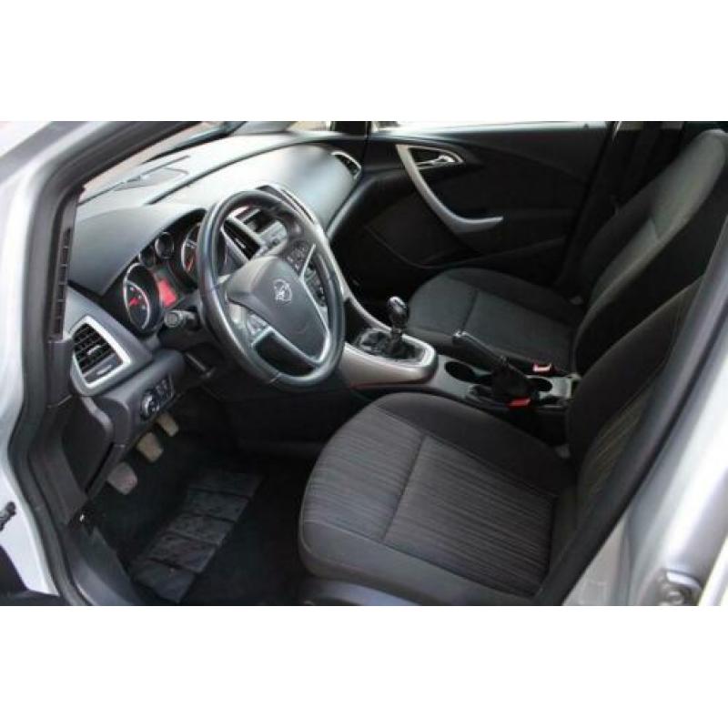 Opel Astra Sports Tourer 1.4 Turbo Edition 140pk / Airco