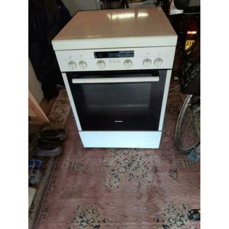 te koop gas fornuis met elektrische oven