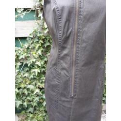 • Geisha jurk/tuniek voor 40-42 in bruin waxed stof, nieuw.