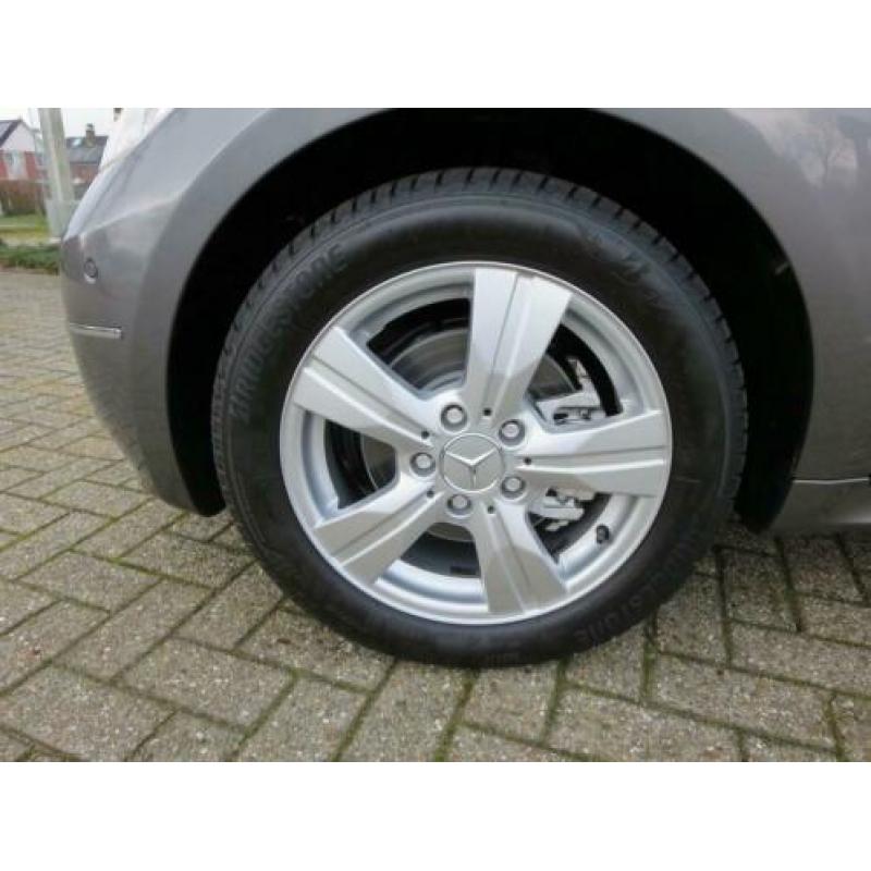 Mercedes-Benz A-Klasse 180 Avantgarde Automaat CVT