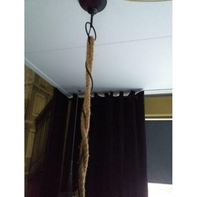 Te koop 2mooie industriële hanglampen moeten weg