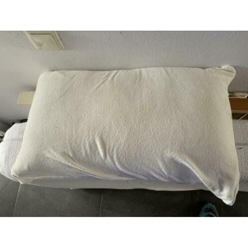Traagschuim matras met bijpassend kussen en L bodem