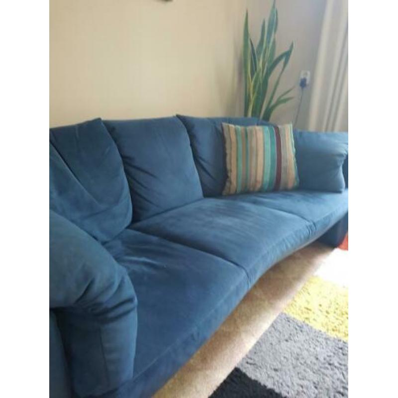 Mooie leolux bank. Blauw