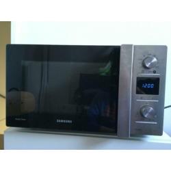 Samsung combi magnetron 32 liter -CE 118 PT -incl toebehoren