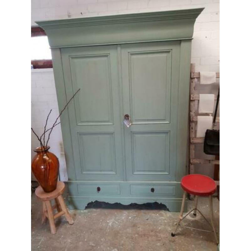 Brocante oude eiken kast kledingkast servieskast demontabel