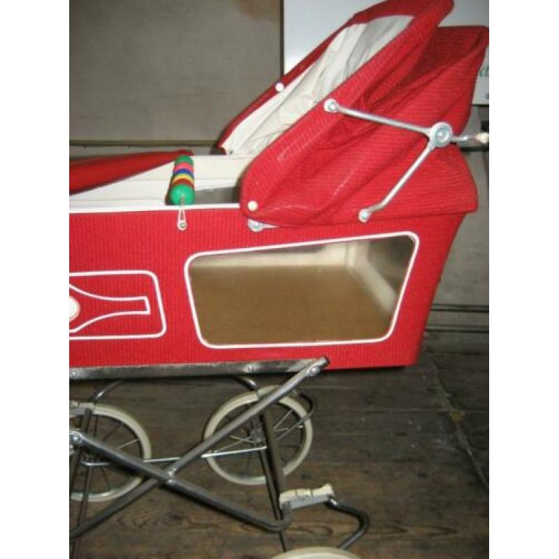 mooie poppenkinderwagen
