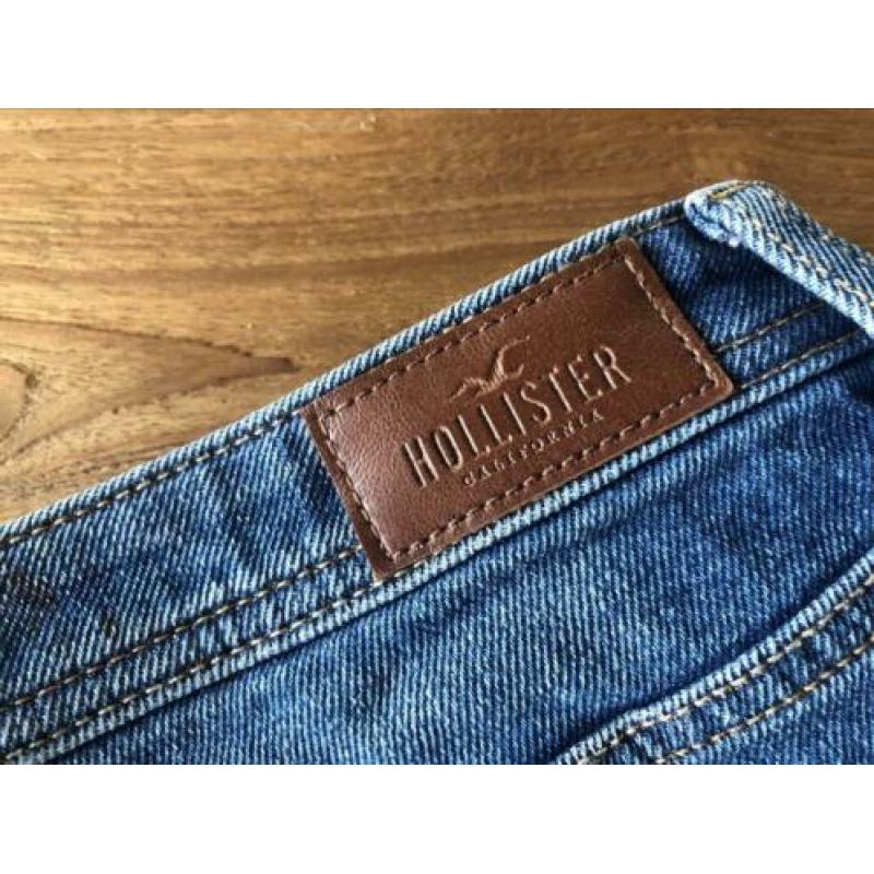 Hollister high-rise mom short