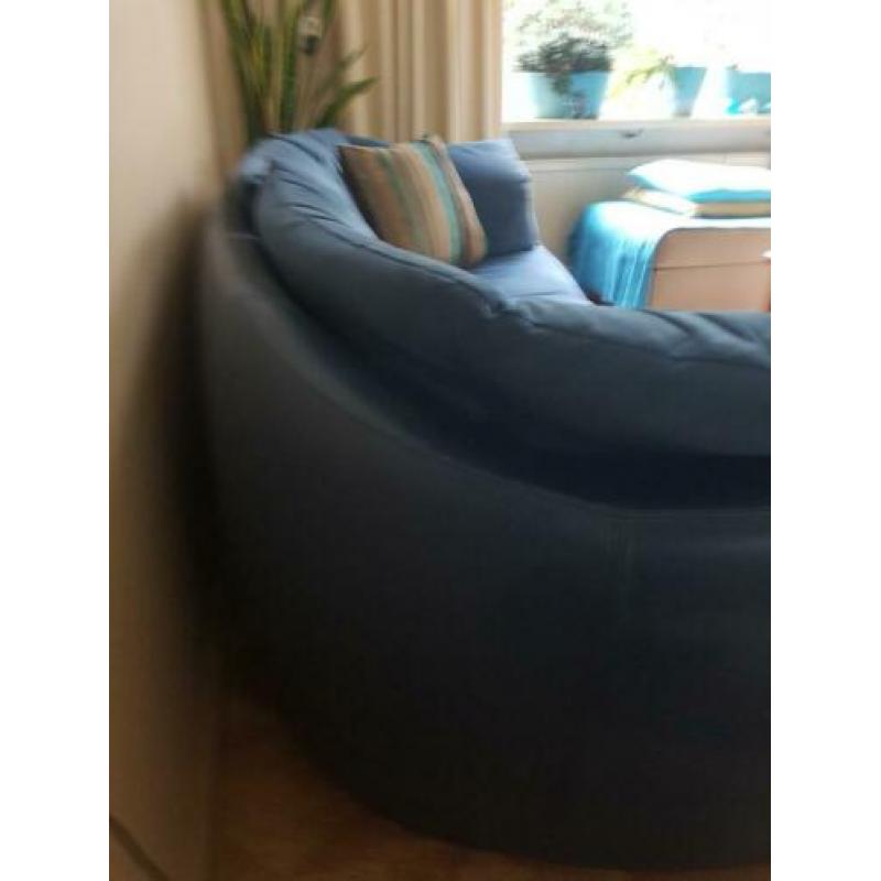 Mooie leolux bank. Blauw