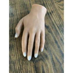 Red Iguana oefenhand (links-beweegbaar-met nagels) TAN