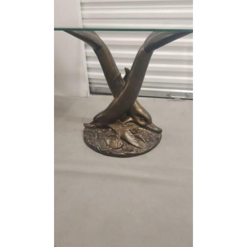 Salontafel met 2 dolfijnen en geslepen glas blad