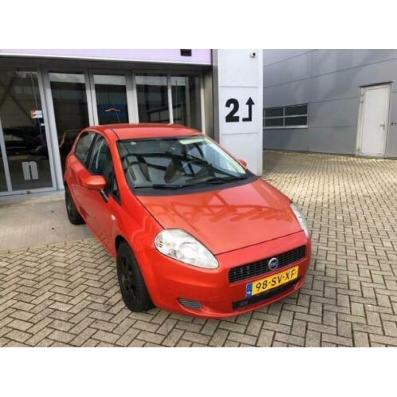 Fiat Grande Punto 1.4-16V Dynamic 6BAK! AIRCO! INRUILKOOPJE!