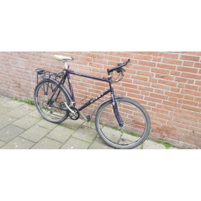 Mooie Giant heren fiets  met 24 versnellingen