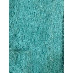 B4 AI GIRL groen fluffie draadjes vest maat 158/164 als nieu