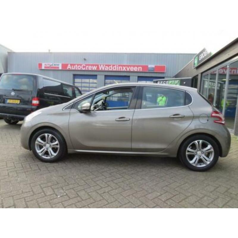Peugeot 208 1.2 VTi Blue Lease Executive /5-DRS/AIRCO/CRUISC