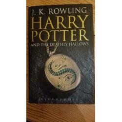 Harry Potter and the deathly hallows FIRST EDITION 2007