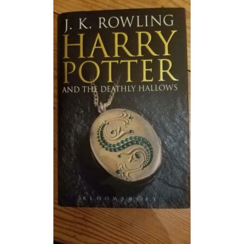 Harry Potter and the deathly hallows FIRST EDITION 2007