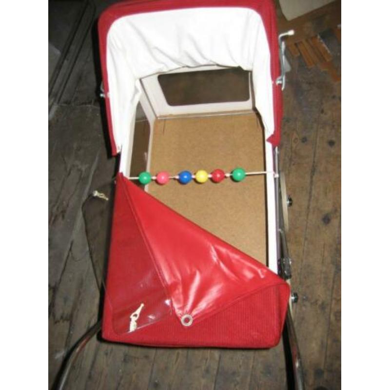 mooie poppenkinderwagen