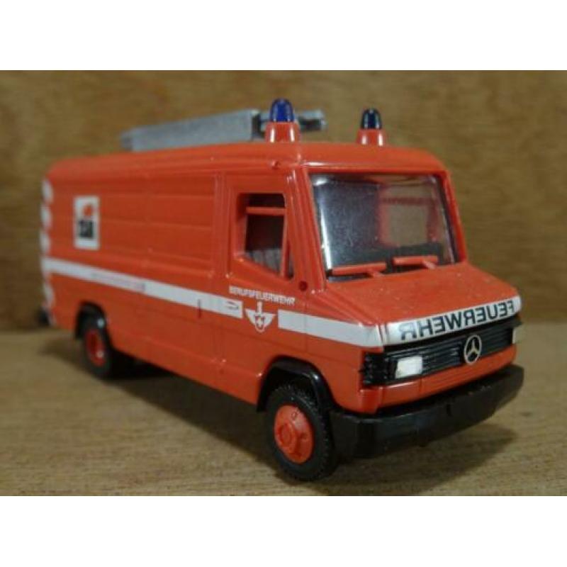BUSCH 1:87, MB 507D Berufs-Feuerwehr Zwitserland, Zie Foto`s
