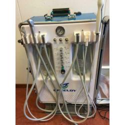 transportable tandheelkundige unit met scaler en hoekstukken
