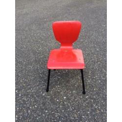 Rood kinderstoeltje