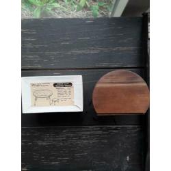 Drop leaf round table