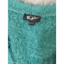 B4 AI GIRL groen fluffie draadjes vest maat 158/164 als nieu