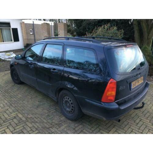 Ford Focus 1.6 I Wagon 2004 Zwart hagelschade