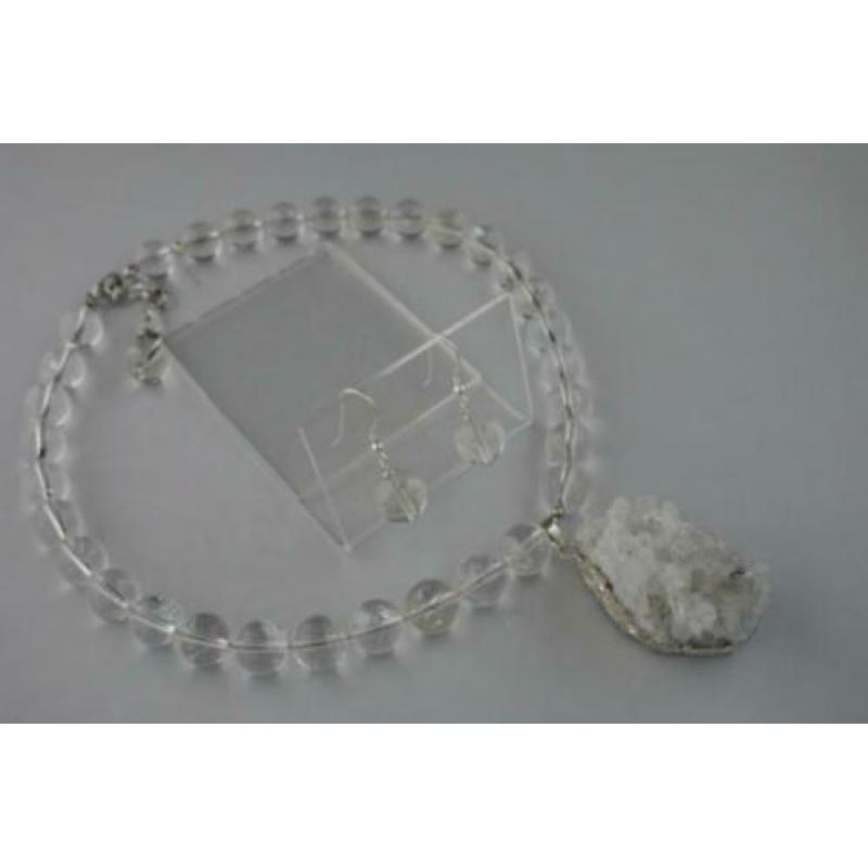 BERGKRISTAL ketting/oorhanger-set