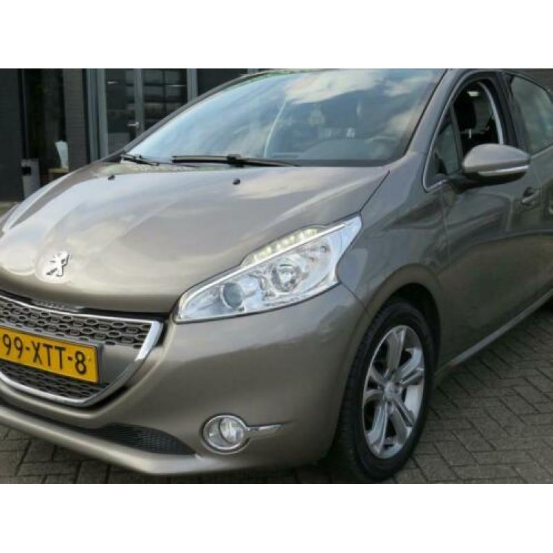 Peugeot 208 1.2 VTi Blue Lease Executive /5-DRS/AIRCO/CRUISC