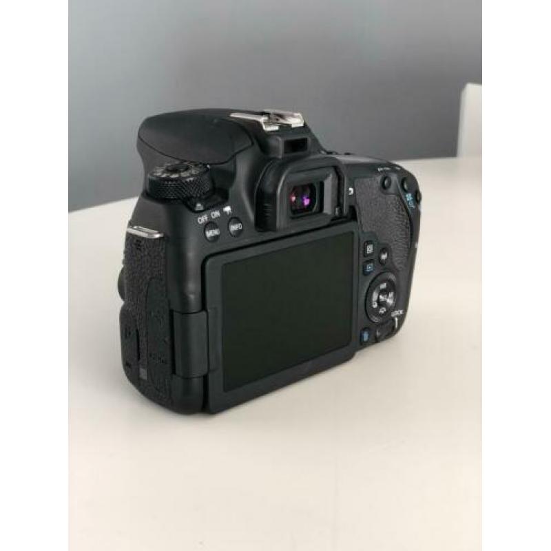 Spiegelreflex Canon 77D Body