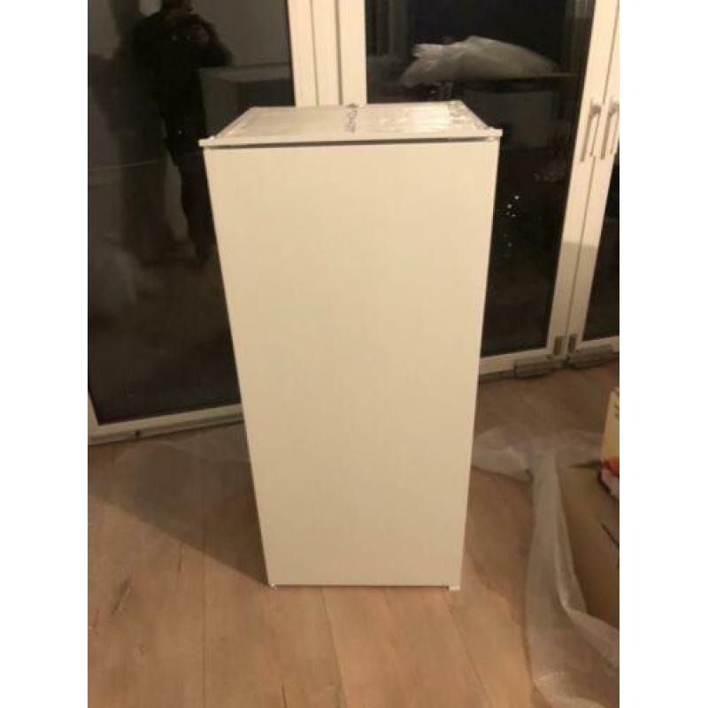 Nieuwe inbouw koelkast