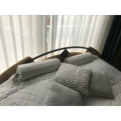 Bed en kledingkast