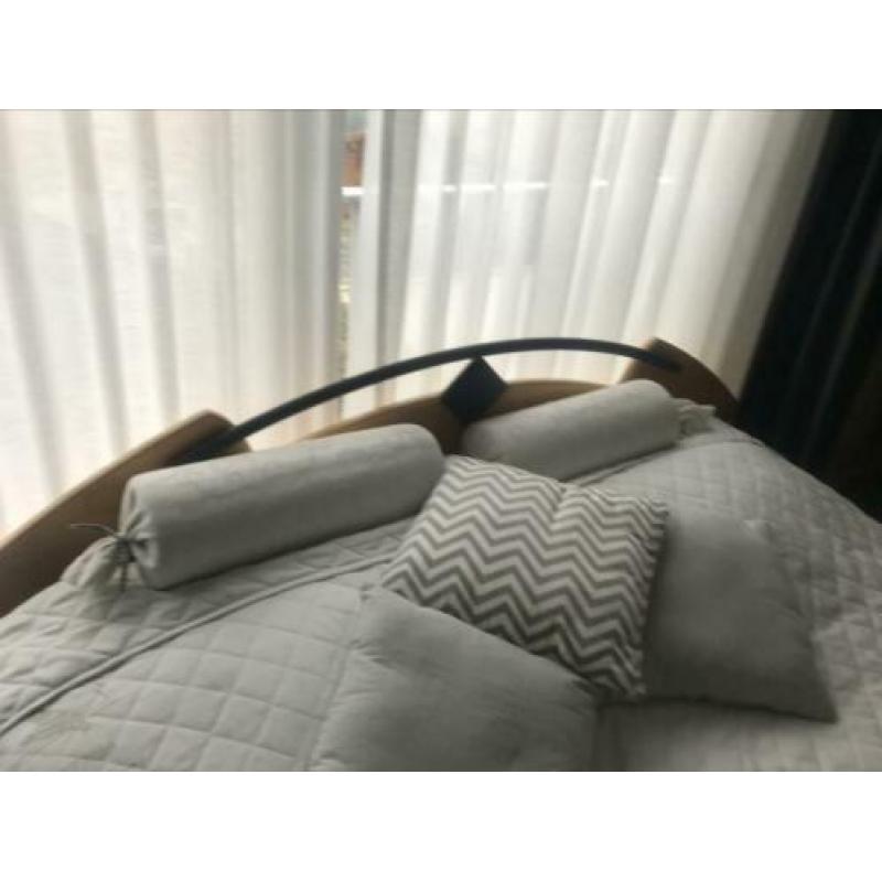 Bed en kledingkast