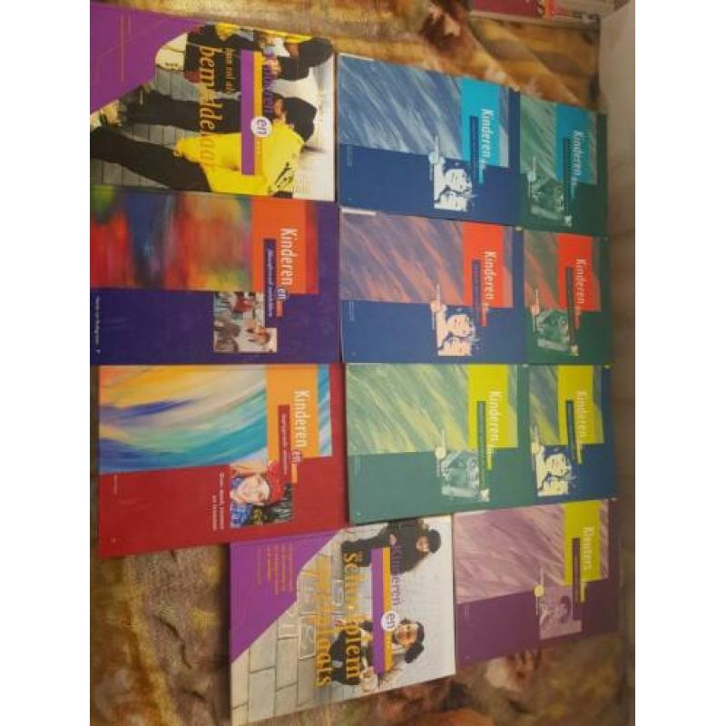 Kinderen en lesboeken en werkboeken basisschool Groep 1 / 8