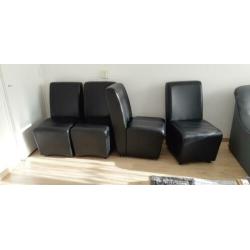 4 prachtige eettafel stoelen op wieltjes.