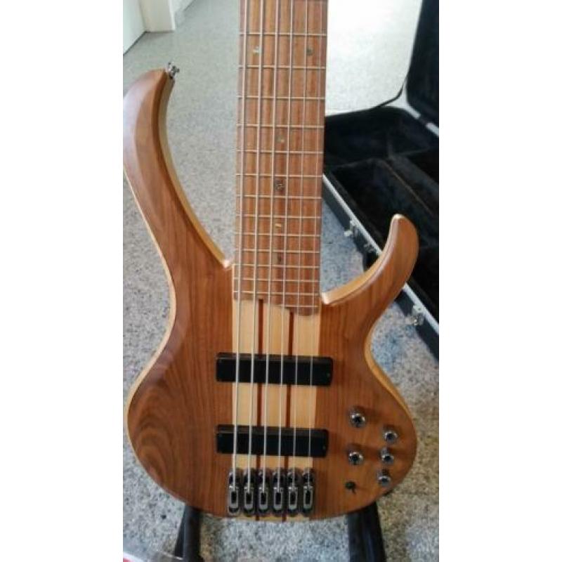 6 string Ibanez BTB bass walnut